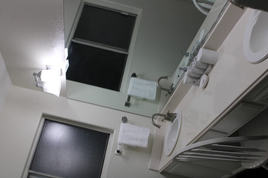 Building Photo - 4521 Palm Mesa Dr