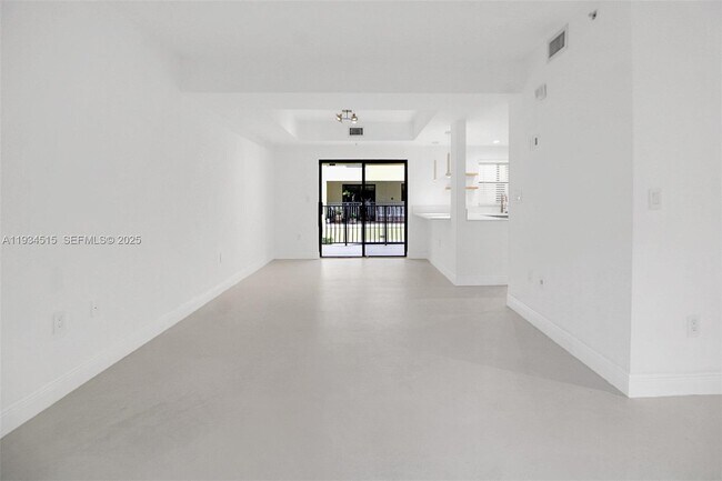 Building Photo - 3204 Bird Ave