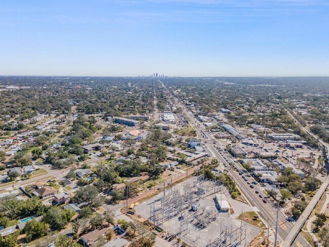 Building Photo - 29 Westwood Terrace N