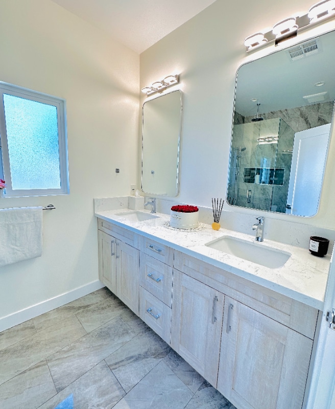 Building Photo - 8436 Oakdale Ave