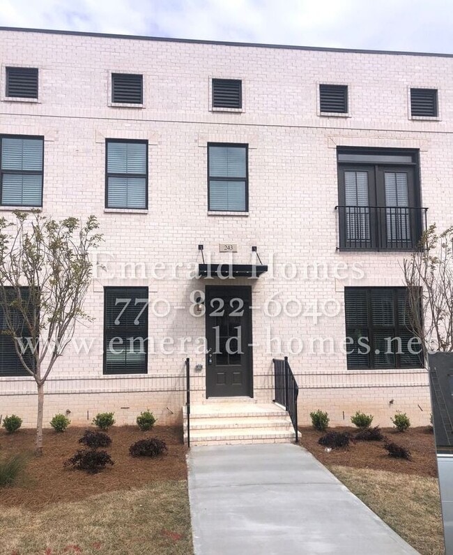 Building Photo - READY!!! 3 bedroom Townhome at South Lawn - Lawrenceville
