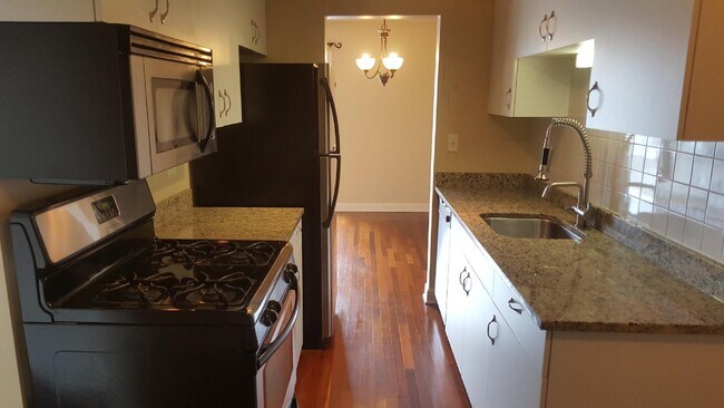 Building Photo - 21 Kristin Dr