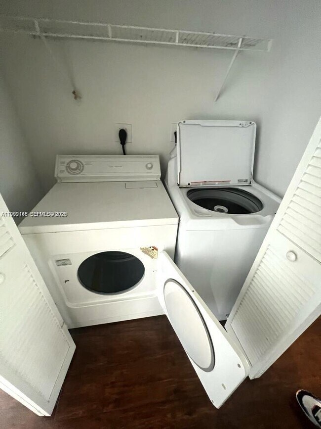 Building Photo - 8706 NW 38th Dr