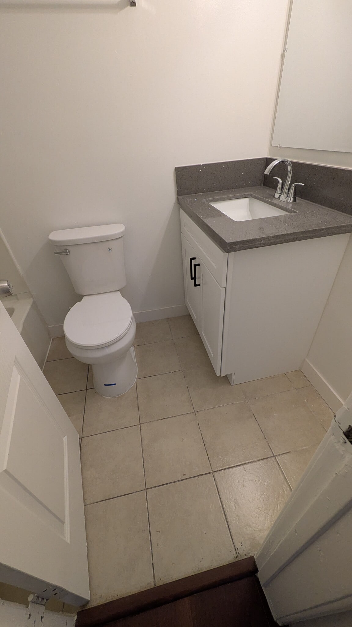 BATH ROOM - 4111 Abner St