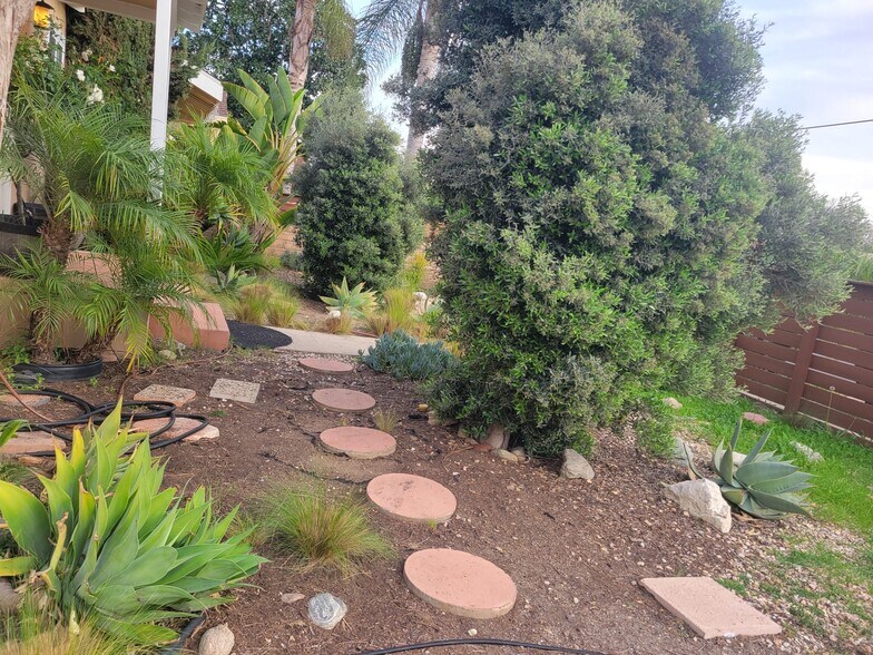 Building Photo - 17565 Bullock St