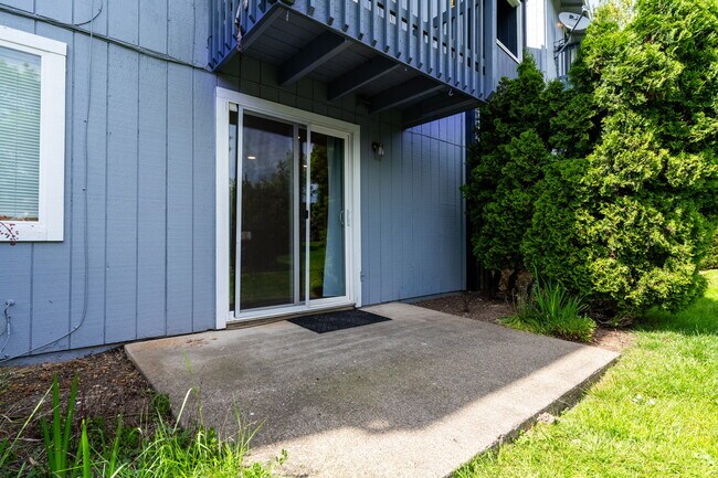 Building Photo - 12500 SE 110th Ct