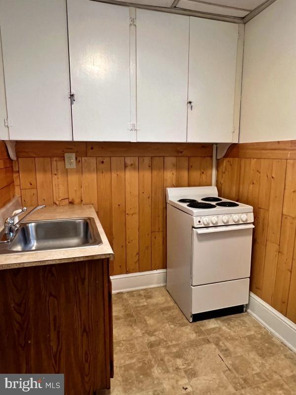 Building Photo - 665 W Market St