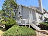 Building Photo - Open and Bright Corner Unit