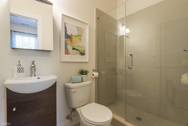 Building Photo - 3836 Spring Garden St