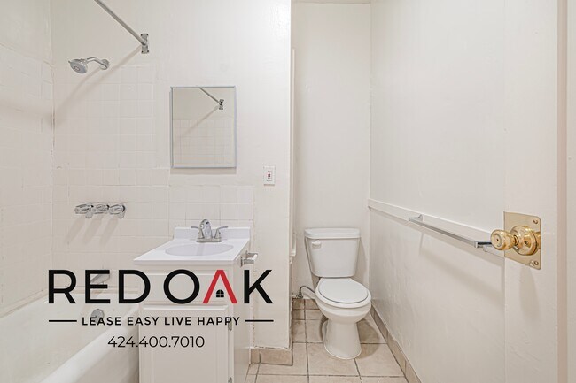 Building Photo - 2850 Leeward Ave