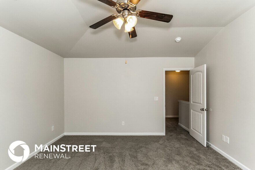 Building Photo - 577 Reading Ln