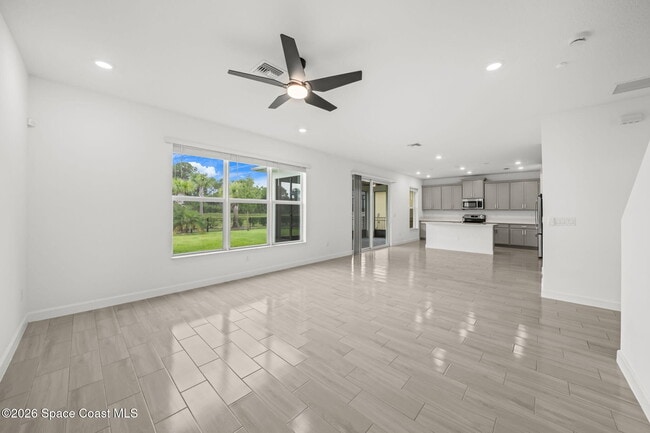 Building Photo - 640 Veridian Cir NW