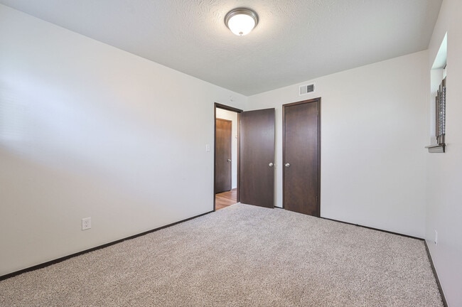 Building Photo - 1401 SW 60th St