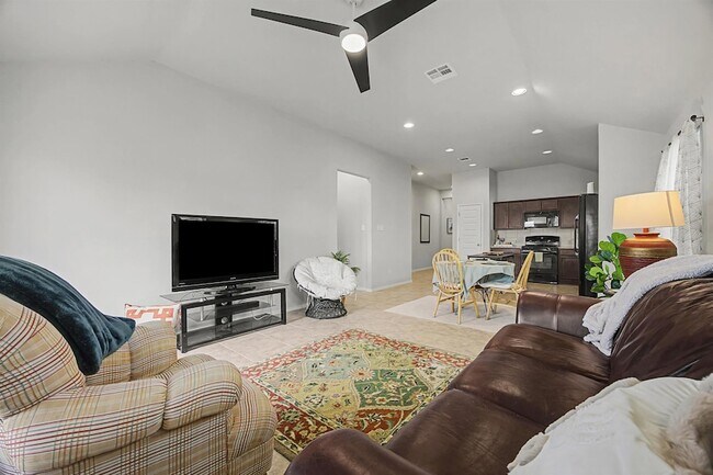 Building Photo - 425 Spiny Lizard Ln