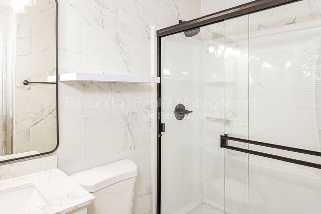 Building Photo - 1301 Sweet Pine Dr