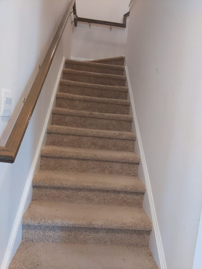 Building Photo - 25 Planters Pl