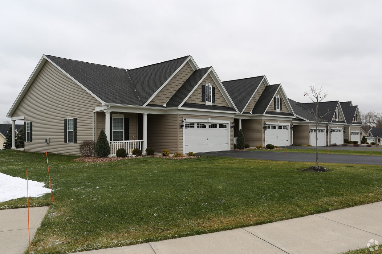 Cottage Grove Townhomes North Chili Ny Apartment Finder