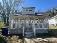 Building Photo - Charming 3-Bedroom Home with Spacious Yard...