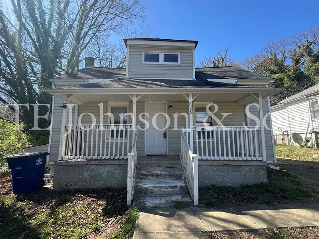 Primary Photo - Charming 3-Bedroom Home with Spacious Yard in Winston-Salem!