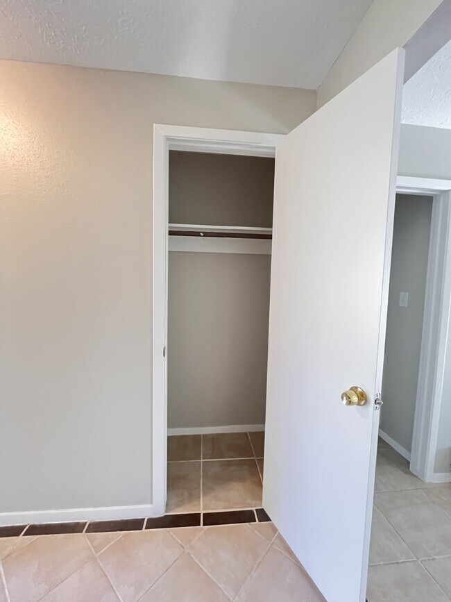 Building Photo - 16450 Hibiscus Ln