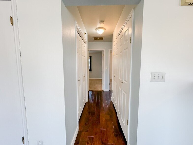 Building Photo - 614 S 500 W