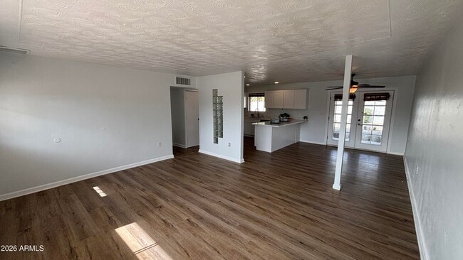 Building Photo - 1000 W Elna Rae St