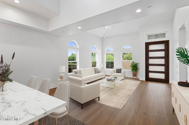 Building Photo - 295 Toyon Ct