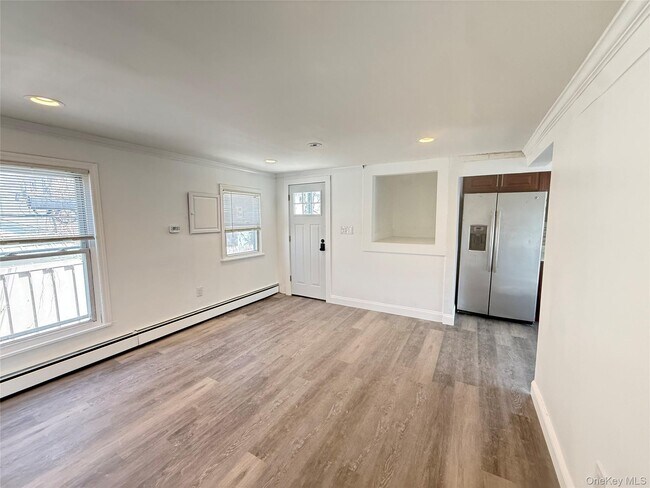 Building Photo - 610 Laurelton Blvd