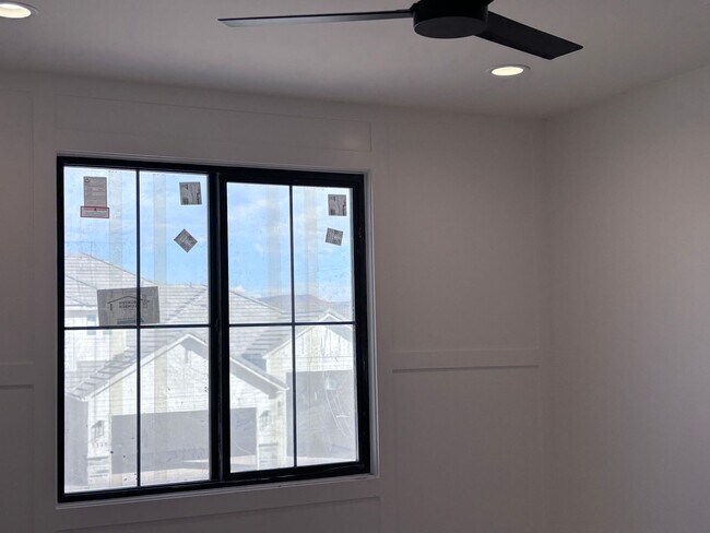 Building Photo - Luxury Living Near Sand Hollow – Spacious Home with RV Garage & Pool!