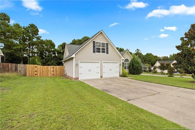 Building Photo - 111 Silverberry Ct