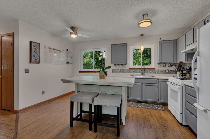 Building Photo - 5341 Mallard Ln