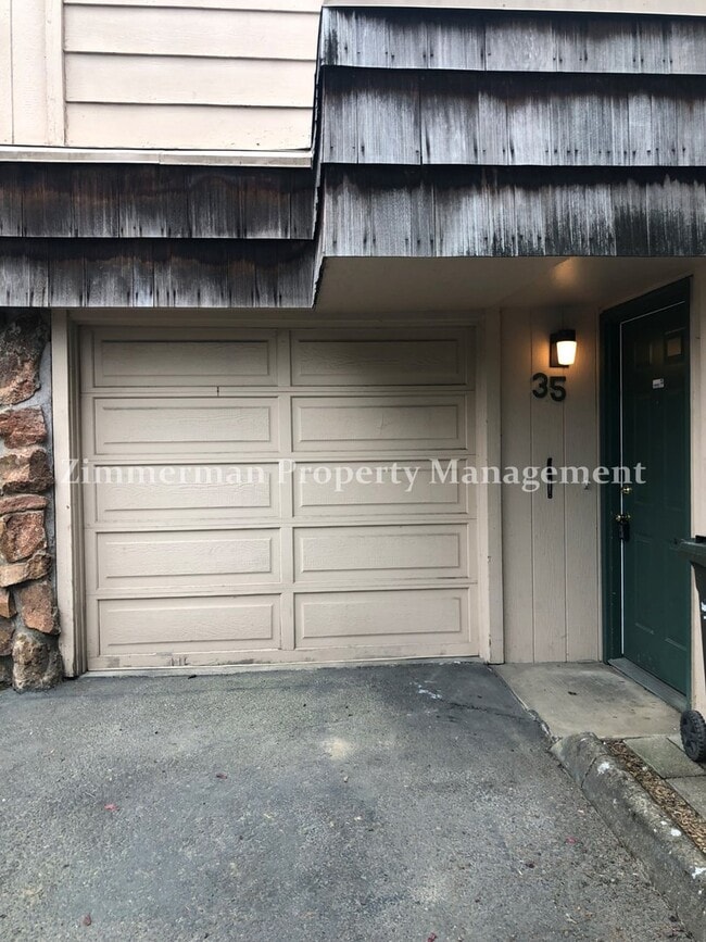 Building Photo - Wonderful condo located in the Driftwood V...