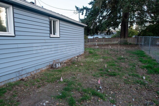 Building Photo - 6527 95th St SW