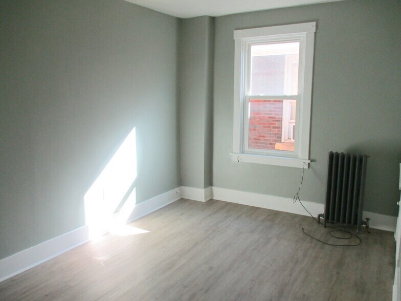 Building Photo - 328 Park Rd