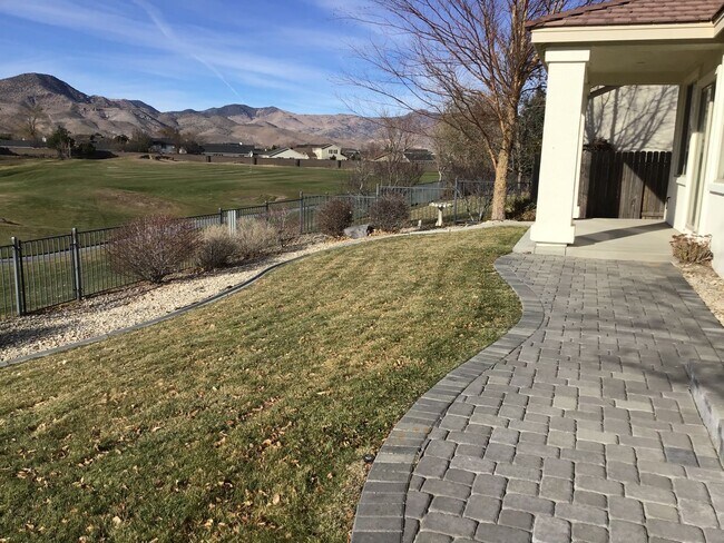 Building Photo - 442 La Costa Cir