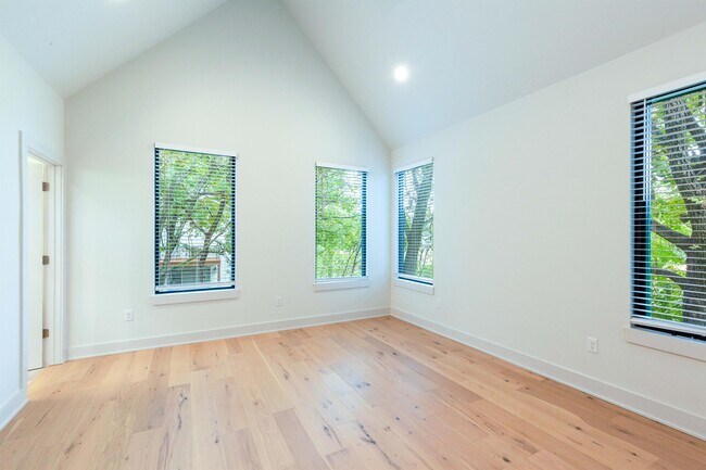 Building Photo - 1116 Walton Ln