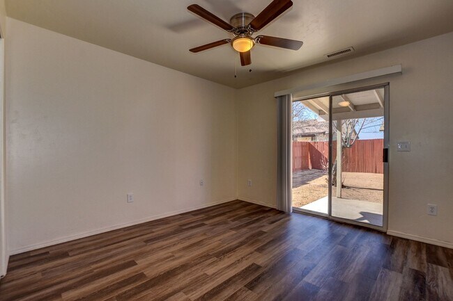 Building Photo - 6220 N Buckboard Dr