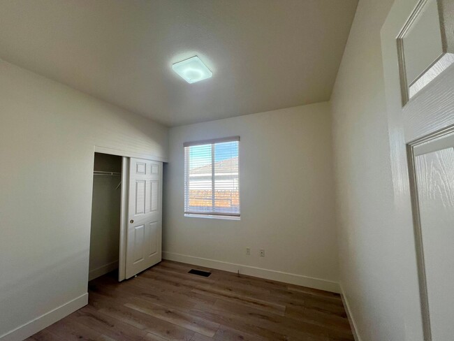 Building Photo - 1518 Iratcabal Dr