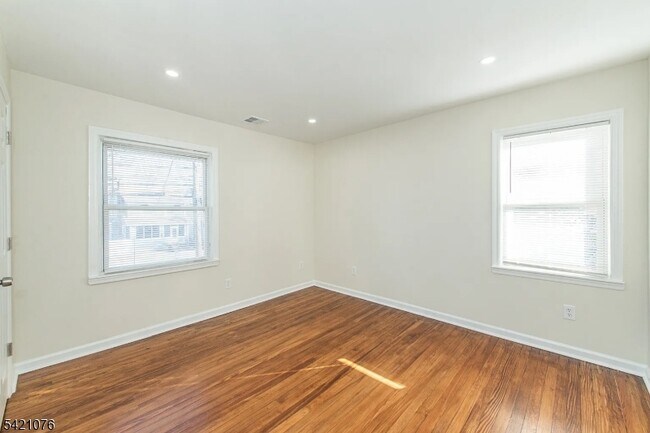 Building Photo - 116 Franklin St