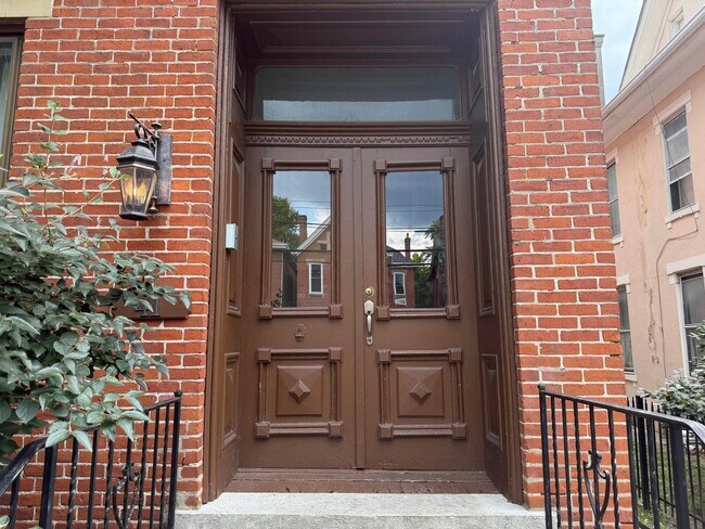 Building Photo - 41 King Ave
