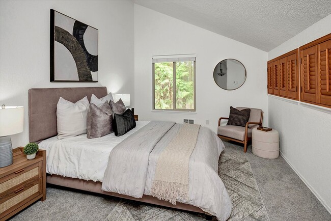 Building Photo - 2bd/1.75ba Redmond Condo