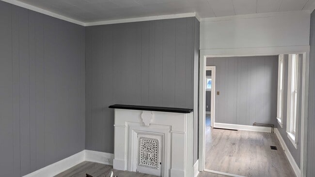 Building Photo - 415 W Front St