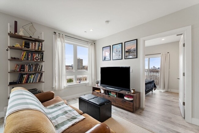 Building Photo - 1457 Tremont St