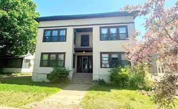 Building Photo - 67 Bedford St SE