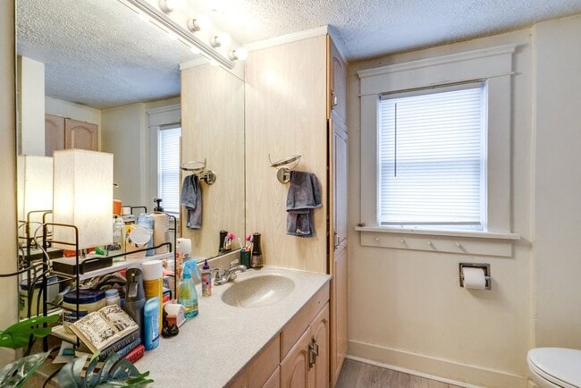 Building Photo - 313 Power St