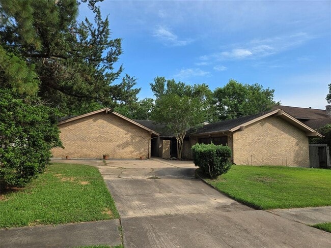 Building Photo - 4242 Honey Oaks Dr