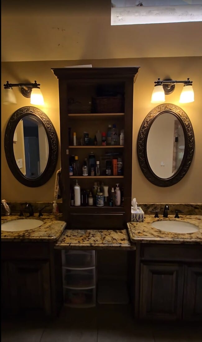 Building Photo - 1015 Green Meadow St