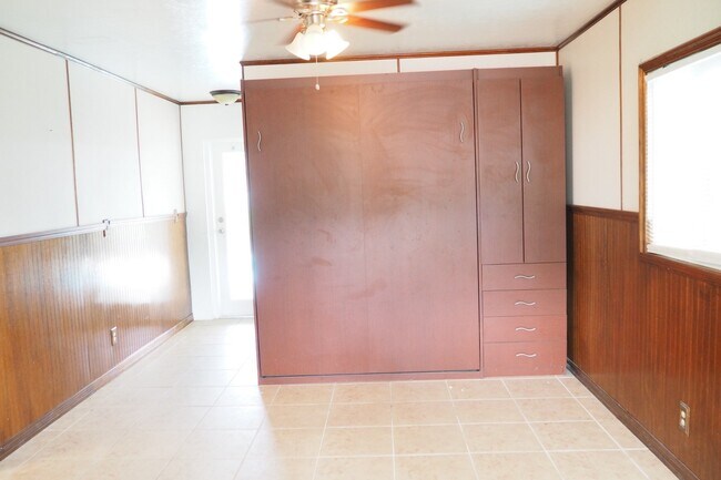 Murphy bed - 10154 118th Ave