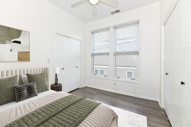 Building Photo - 118 W Reservoir Ave