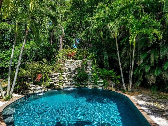 Building Photo - 186 Edgewater Dr